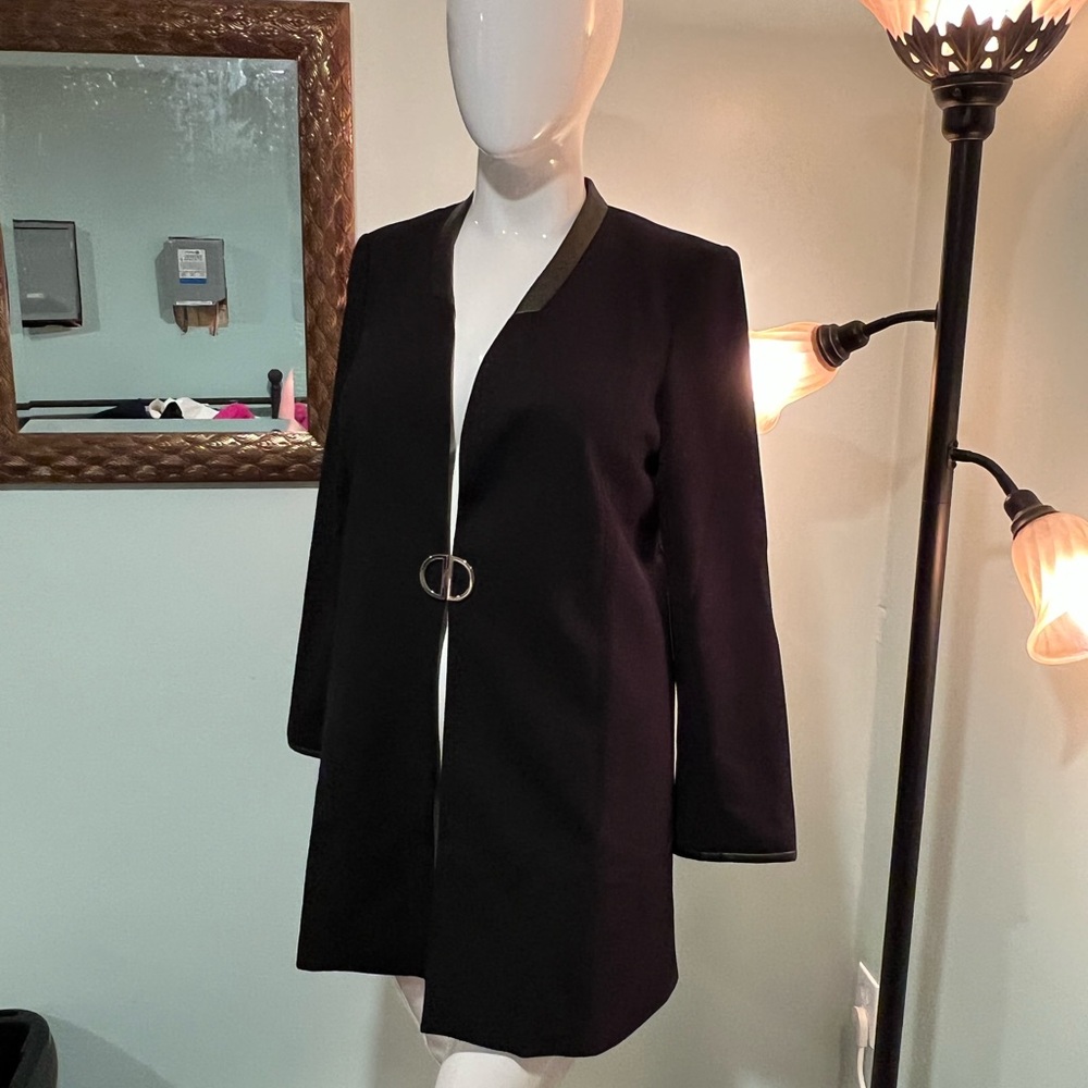 Stylish NWT DKNY topper